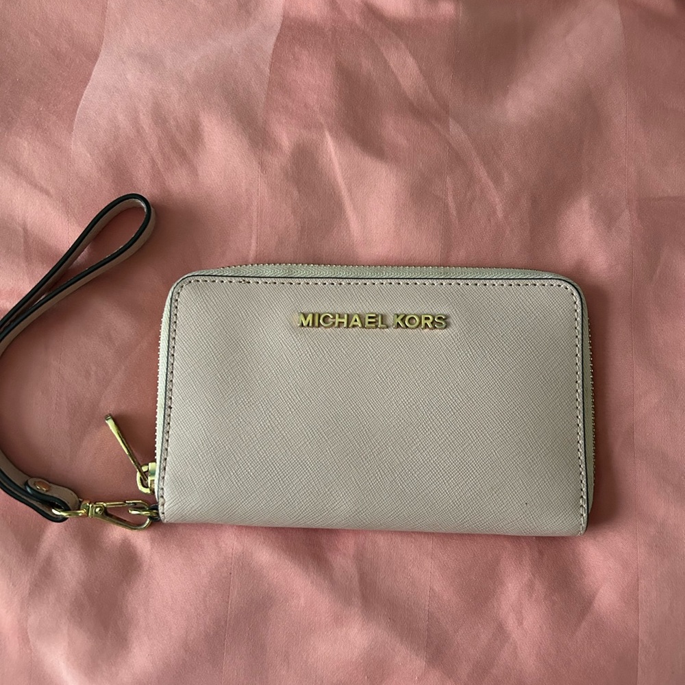 Michael Kors Blush Pink Wallet